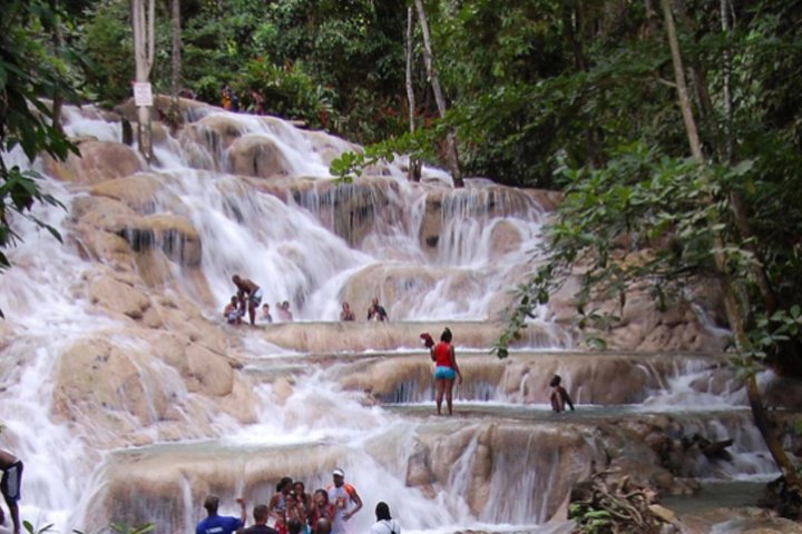 Dunn's River Falls & Blue Hole Combo Tour from Ocho Rios - Image 2