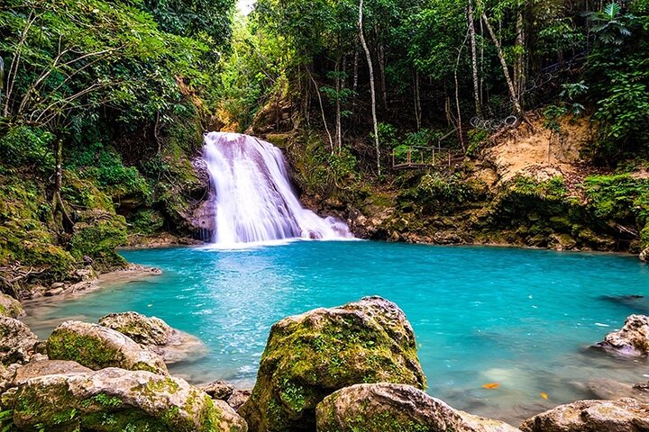 Exotic Blue Hole and Native Tour - Image 1