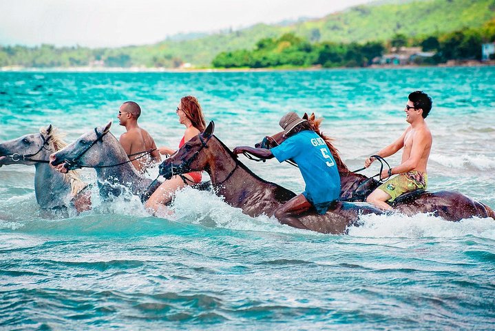 Half Day Beach Horseback Riding in Ocho Rios + Lunch - Image 1