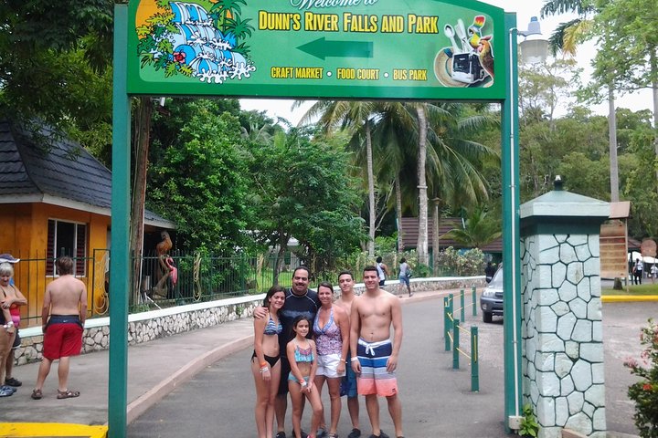 Half-Day Dunn's River Falls, Blue Hole Tour with River Tubing from Ocho Rios - Image 3