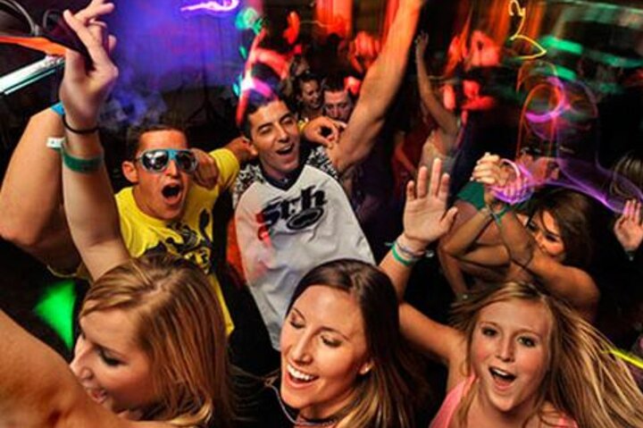 Ocho Rios Party bus - Image 2