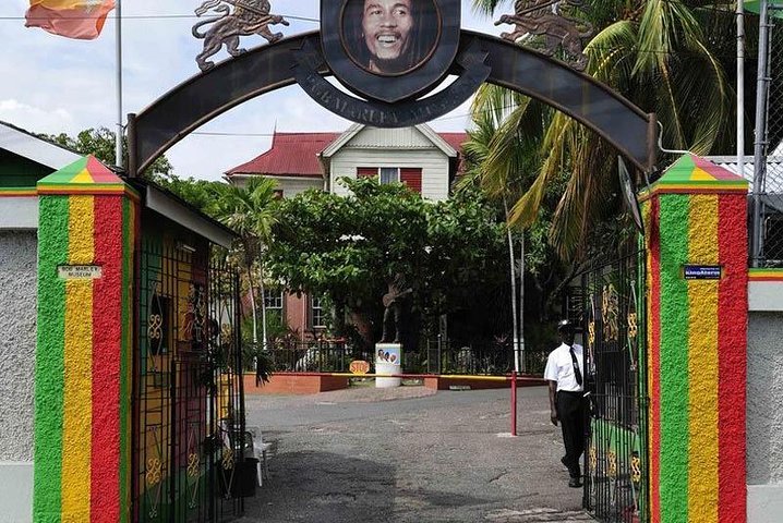 Ocho Rios to Kingston Sightseeing Day-Trip - Image 4