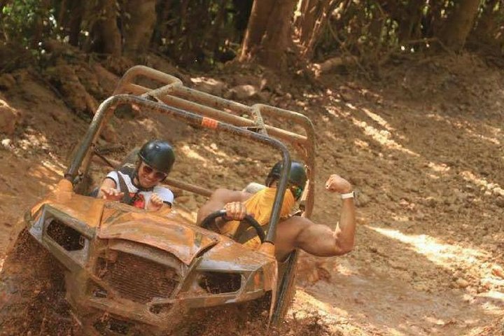 Private Round Trip Transfer to YAAMAN Adventure Park Ocho Rios - Image 3
