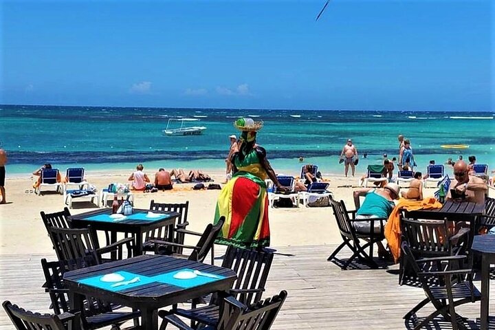 Private Shuttle to Bamboo Blu Beach Club from Ocho Rios - Image 1