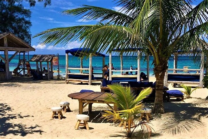 Private Shuttle to Bamboo Blu Beach Club from Ocho Rios - Image 3