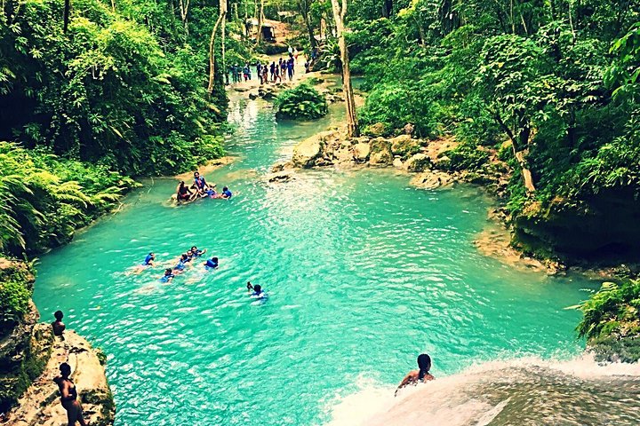 White River Rafting and Blue Hole Tour from Ocho Rios - Image 4