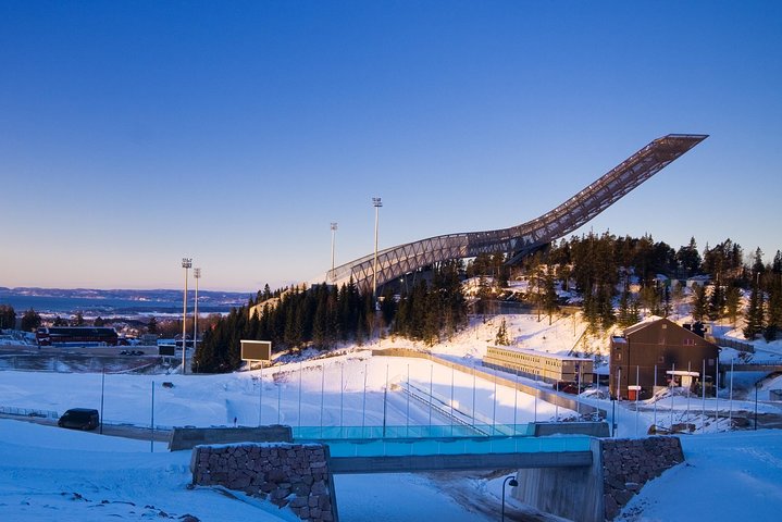 Full 7 hours-day Private Oslo "Stroll and Roll" by Norway Exclusive Limousines  - Image 1