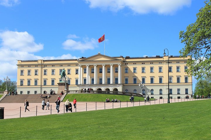 Full 7 hours-day Private Oslo "Stroll and Roll" by Norway Exclusive Limousines  - Image 5