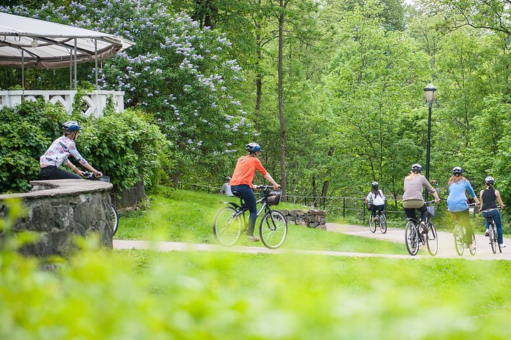 Private Bike Tour (3 hours) - Image 2