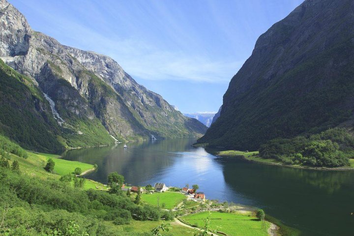 Private Full-Day Round Trip from Oslo to Sognefjord via Flåm Railway - Image 1