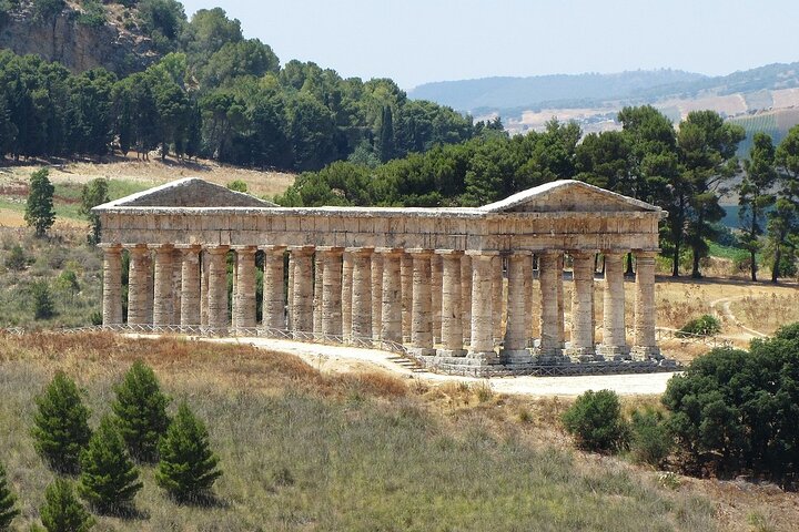 Private 8-hours tour to Segesta, Erice, Trapani and salt pans from Palermo - Image 3