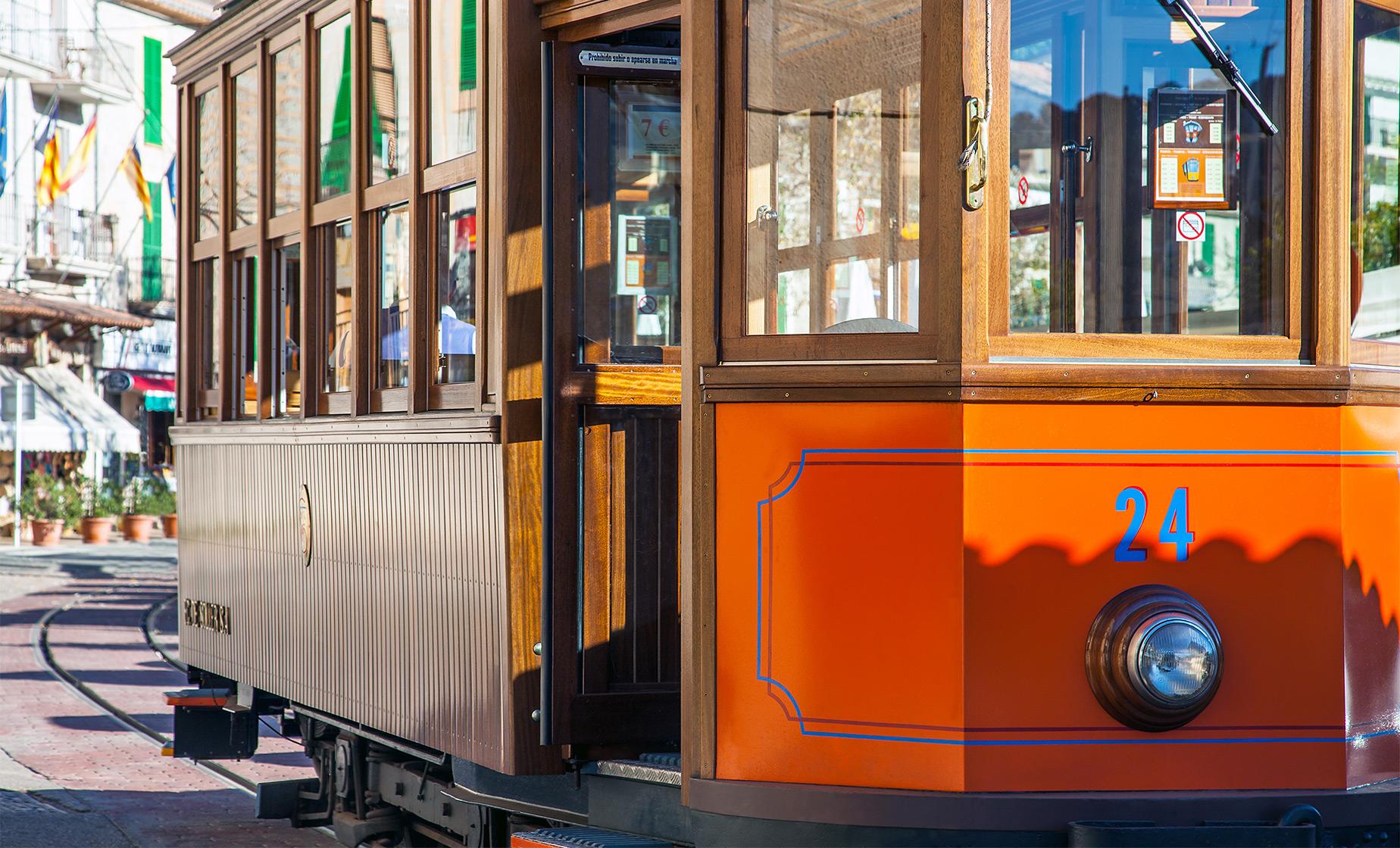 Island Tour by Train, Tram and Boat - Image 1