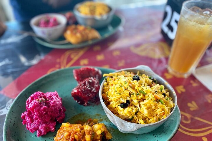 4 hours dinner and cocktail activity in Panama - Image 3