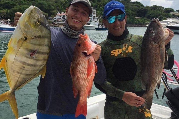6-Hour High Sea Fishing in Gulf of Panama - Image 1
