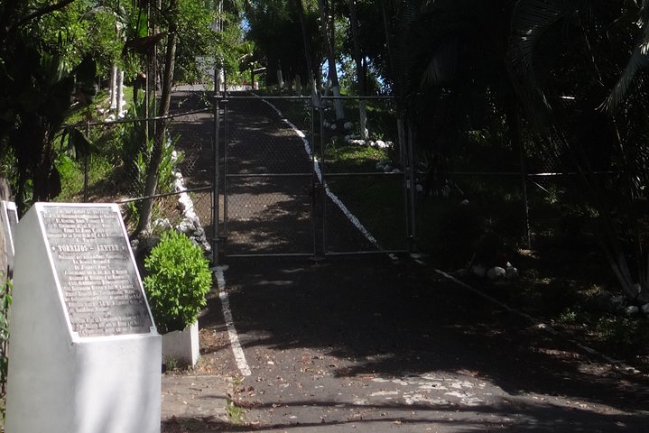 Ancon Hill / Mi-Pueblito Village - Image 5