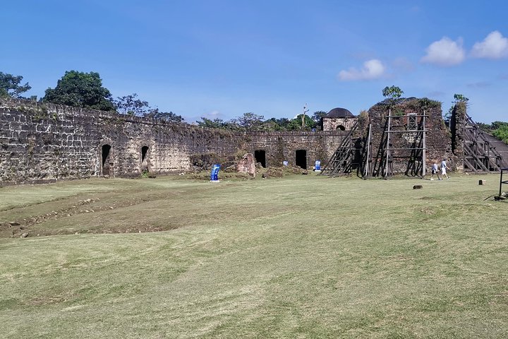 Colon, Fort San-Lorenzo - from one ocean to another by train - Image 3