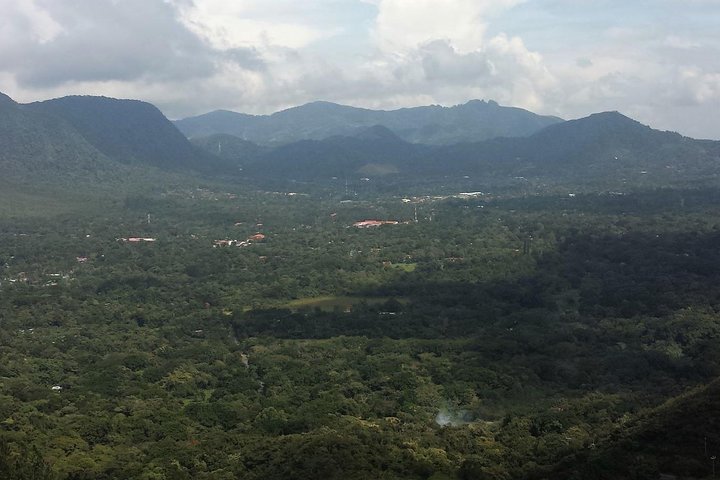 El Valle de Anton - Hiking and Swimming - Image 4
