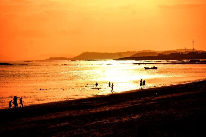 Experience a Family or Romantic Sunset riding a Convertible Car - Image 4