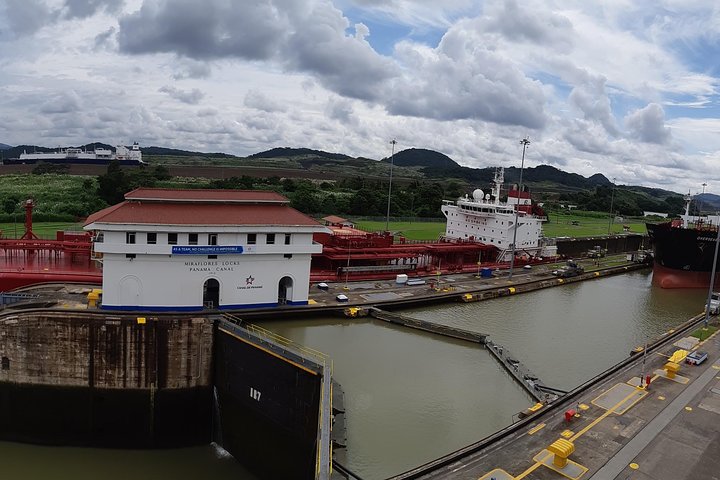 Half Day City and Panama Canal Tour - Image 4