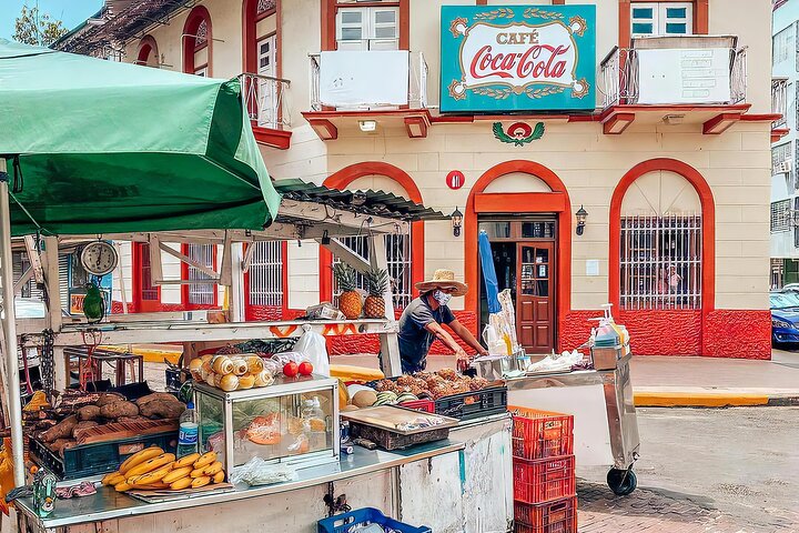 Legends of Casco Viejo Tour: Uncover Hidden Gems - Image 1