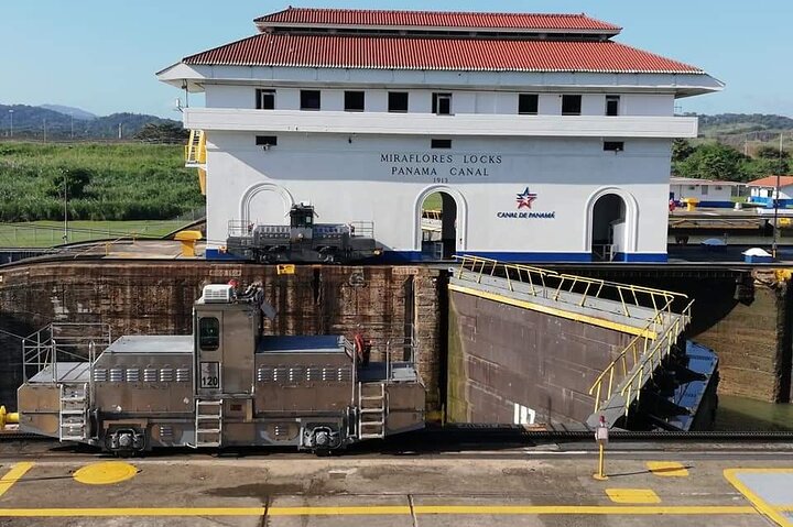 Mono Island and Panama Canal Tour - Image 3