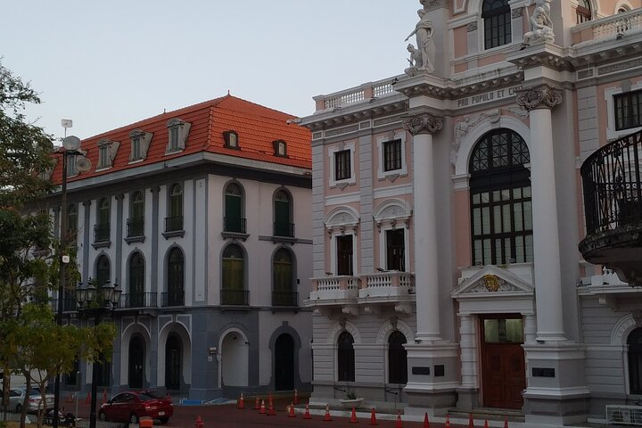 Old city walking tour  - Image 5