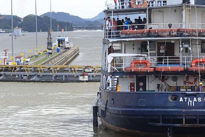 Panama Canal Partial Transit Boat Tour - Image 3