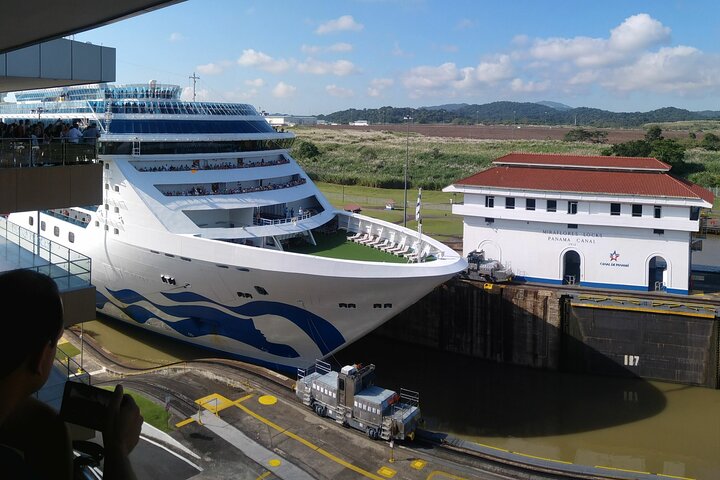 Panama Canal Tour and Gatun Lake Ecotour - Image 3