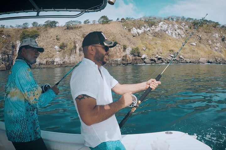 Private Half-Day Fishing Experience in Panama Bay - Image 2