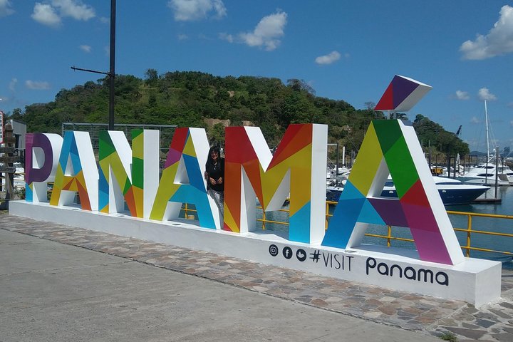 Private Tour Layover in Panama - Image 1