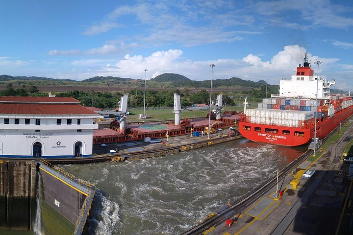 Private Tour Layover in Panama - Image 2