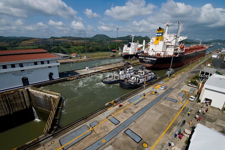The Panama Canal Visitors Center and City Tour - Image 1