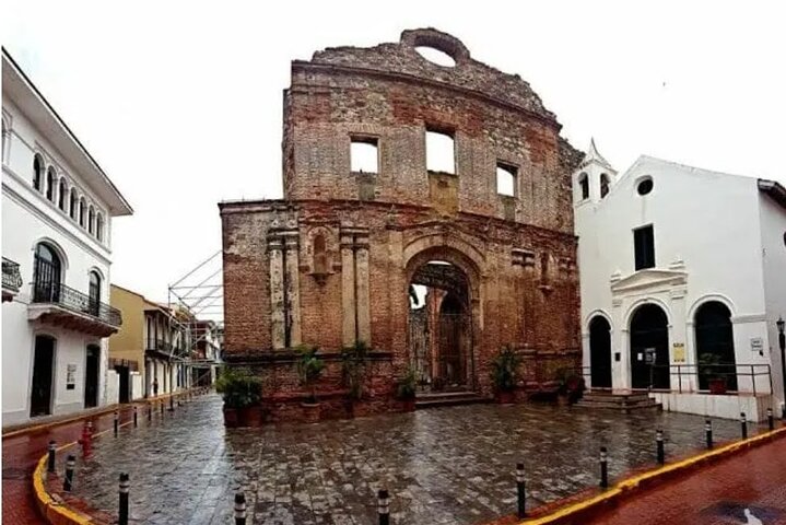 The Panama Canal Visitors Center and City Tour - Image 2
