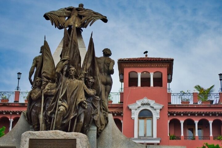 The Pearl of the Pacific & The Walled City Walking Tour - Image 4
