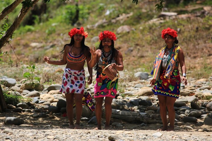 Visit the Embera Purubiakiru Community Back to origin! - Image 1
