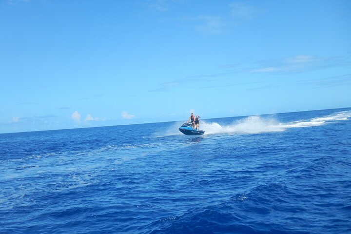 2 hours discovery tour of Moorea by Jet Ski - Image 4