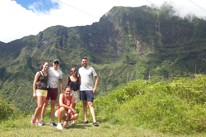 Crossing the island of TAHITI in a 4x4 safari (mountain, waterfall, river, basins) - Image 2