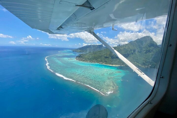 Flight over Moorea, Tour of the island of Tahiti and Taxi Boat (Teahupoo) - Image 3