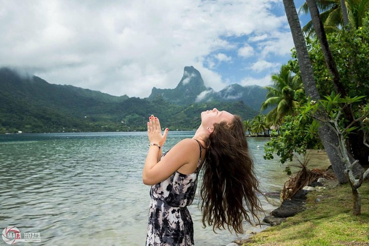 Private Morning Moorea 4WD Tour with Champagne - Image 4
