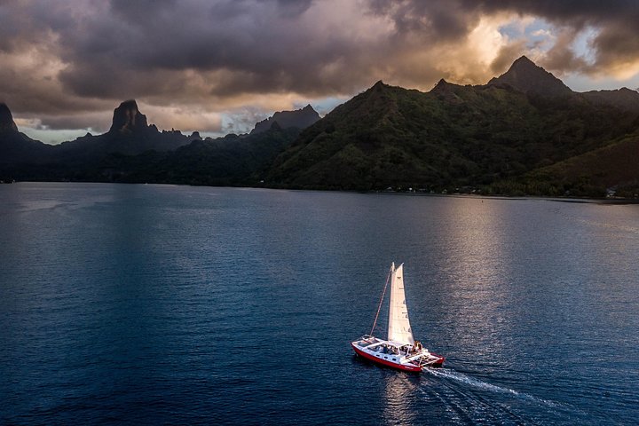 Sunset Cruise : Moorea Sailing on a Catamaran named Taboo - Image 3