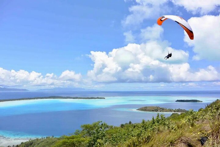 Tour of the island and Peninsula WITH Paragliding and Taxi Boat (Teahupoo) - Image 2