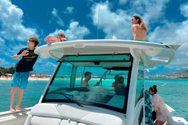 Private 2 Hour Shipwreck Snorkeling & Airport - Image 1
