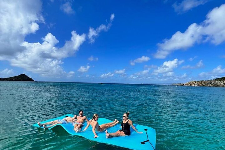 Private 2 Hour Shipwreck Snorkeling & Airport - Image 4