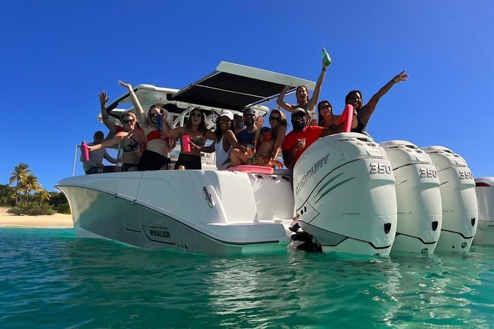 Private 2 Hour Shipwreck Snorkeling & Airport - Image 2