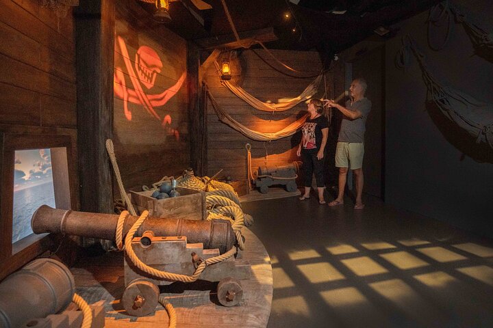 Sint Maarten Pirate Experience at the Rusty Parrot  - Image 1