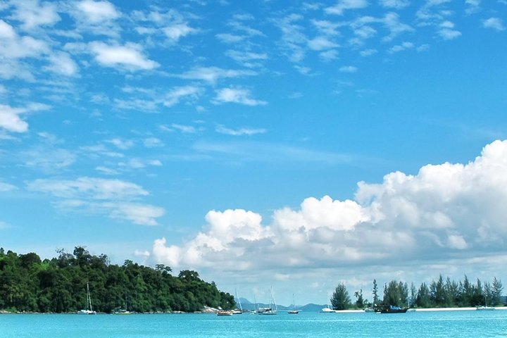 Spiritual Rejuvenation Retreat with Reiki Healing and Beach - Image 1