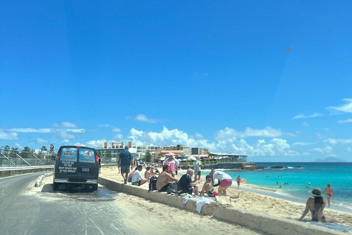 The Maho Beach experience - Image 4