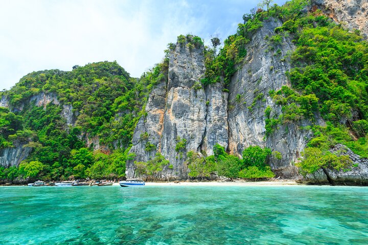 Amazing Phi Phi Island & Maya Beach and Snorkeling Day Trip with Lunch - Image 4