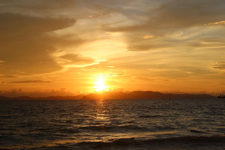 Exclusive Small Group - Phi Phi Islands Sunrise OR Day trip - Image 2