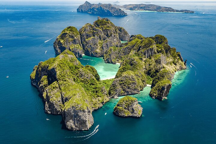 Hype Yacht : VIP Tour Phi Phi Island & Maya Bay from Phuket - Image 3